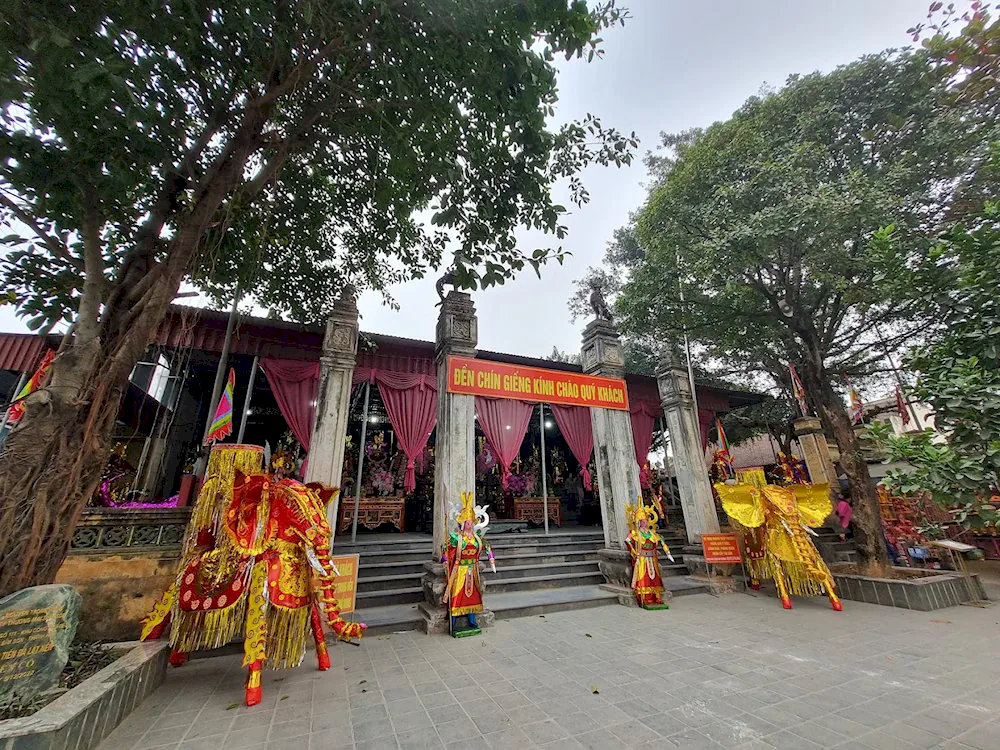 Đền Cô Chín